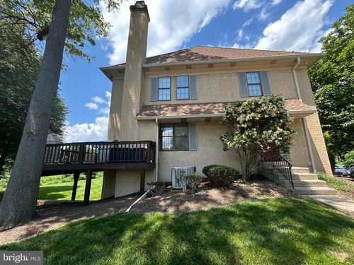 27 Chateau Cir, Chesterbrook, PA, 19087-5722 | Card Image
