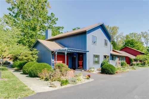 135 Park Meadows Dr, Yellow Springs, OH, 45387-1755 | Card Image