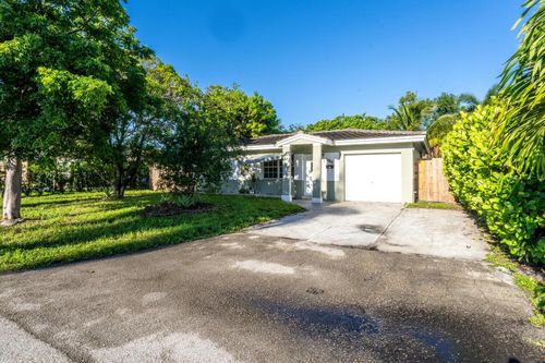4581 Ne 3rd Ave, Fort Lauderdale, FL, 33334-6014 | Card Image