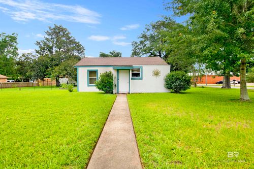 1100 N Pine St, Foley, AL, 36535-2155 | Card Image