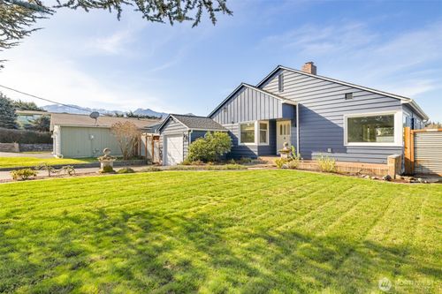 520 S Golf Course Rd, Port Angeles, WA, 98362-4938 | Card Image