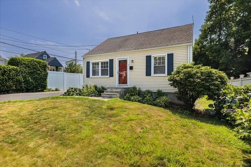 7 Melville Ave, Fairfield, CT, 06825-2002 | Card Image