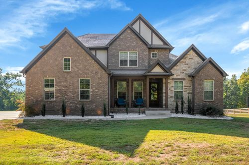 743 Mount Pleasant Rd, Kingston Springs, TN, 37082-8103 | Card Image