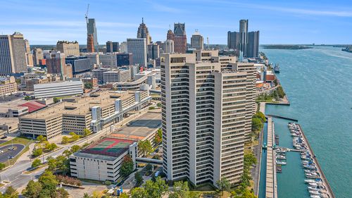 4g-1001 W Jefferson Ave, Detroit, MI, 48226-4508 | Card Image
