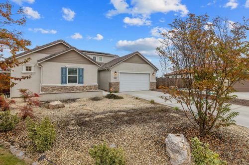 801 Howard St, Kingsburg, CA, 93631-1272 | Card Image