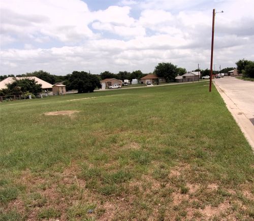 1908 W Brown Street, San Saba, TX, 76877 | Card Image
