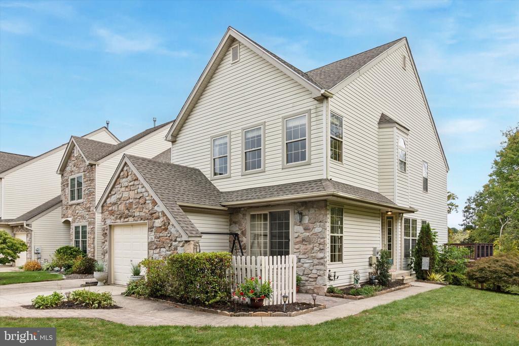 Glennbrook Ct, Chalfont, PA 18914