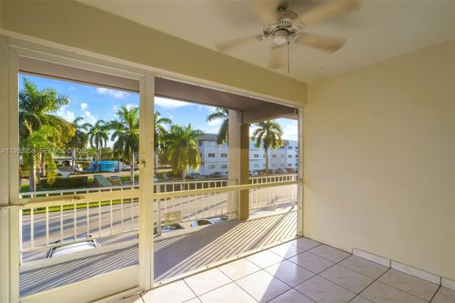 apt-212-300 Layne Blvd, Hallandale Beach, FL, 33009-5744 | Card Image