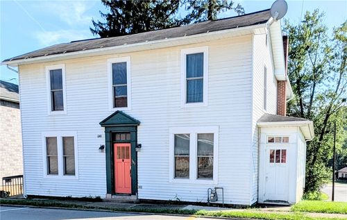 123 W Loyalhanna St, Ligonier, PA, 15658-1210 | Card Image
