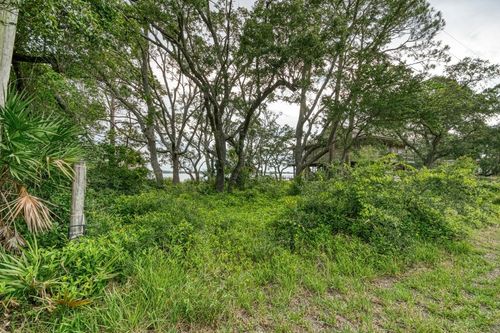 175 Harbor Cir, Alligator Point, FL, 32346-5131 | Card Image