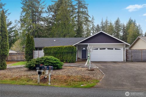 831 E Saint Andrews Dr, Shelton, WA, 98584-8546 | Card Image
