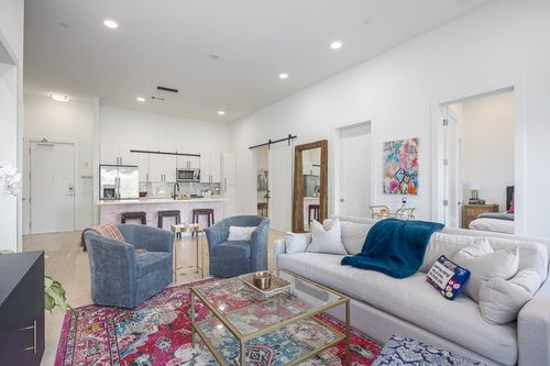 1123 10th Ave N, Nashville, TN, 37208-3157 | Card Image