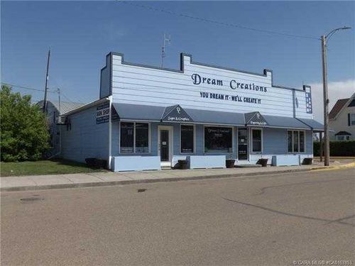 {{alt}} | Card Image