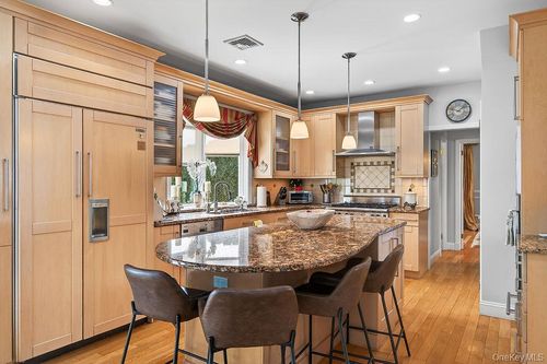 1309 Shelbourne Ave, Mamaroneck, NY, 10543-3812 | Card Image