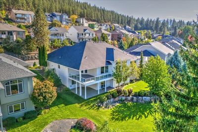 1113 N King James Ln, Home with 5 bedrooms, 4 bathrooms and null parking in Liberty Lake WA | Image 2