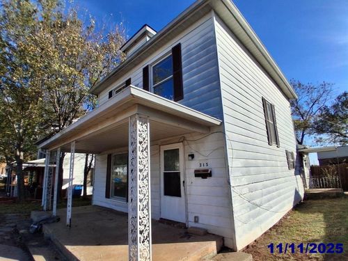 315 W 8th St, Chandler, OK, 74834-2605 | Card Image