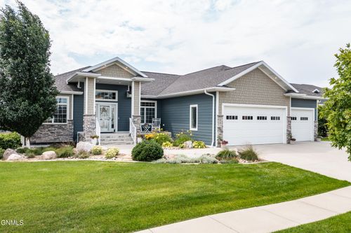 1013 Limited Ln, Bismarck, ND, 58503-8566 | Card Image