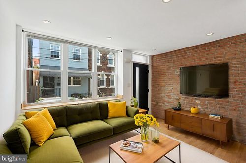 705 Watkins St, PHILADELPHIA, PA, 19148-1729 | Card Image