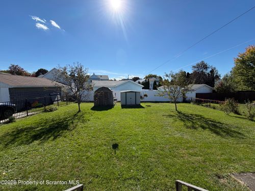 900 902 Washington Street, Throop, PA, 18512 | Card Image