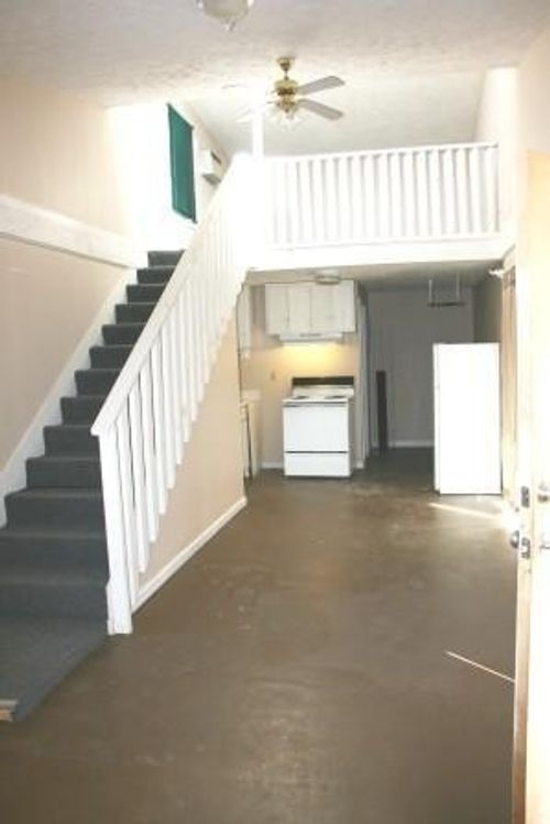 831 N Spring St, Murfreesboro, TN, 37130 | Card Image