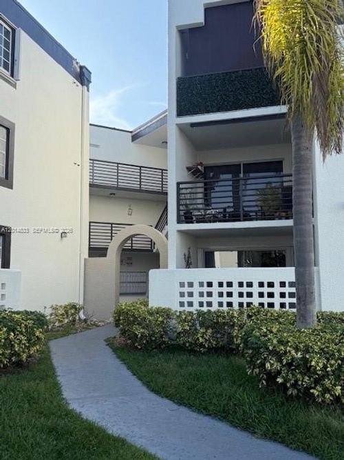 g109-9735 Fontainebleau Blvd, Miami, FL, 33172-6724 | Card Image