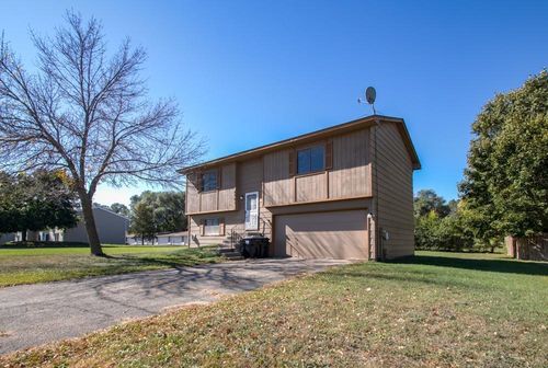 2801 11th Ave, Anoka, MN, 55303-1800 | Card Image