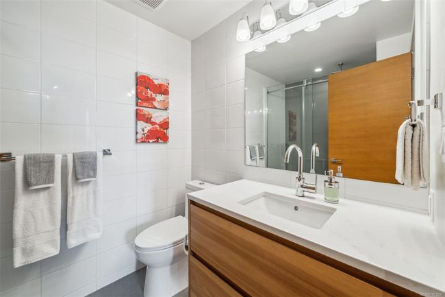 601 - 989 Johnson St, Condo with 2 bedrooms, 2 bathrooms and 1 parking in Victoria BC | Image 16