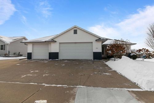 2041 Foxland Street, KAUKAUNA, WI, 54130 | Card Image