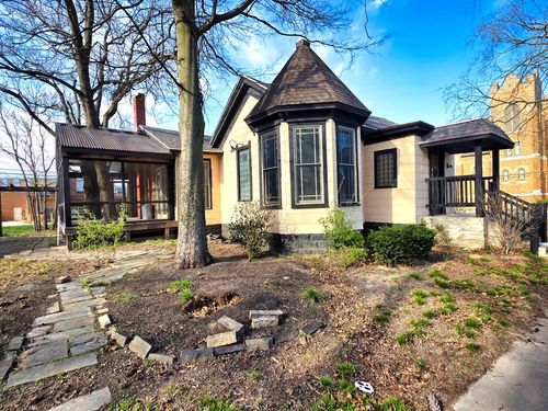 102 W 3rd St, Flora, IL, 62839-1501 | Card Image