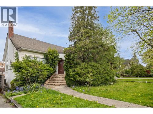 481 West 21st Avenue, Vancouver, BC, V5Y2E6 | Card Image