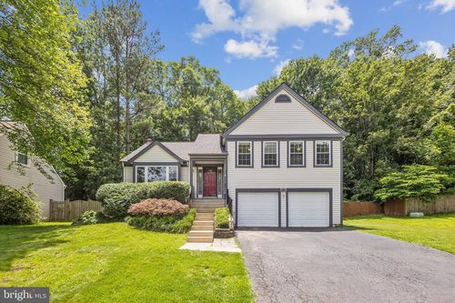 9003 Triple Ridge Rd, FAIRFAX STATION, VA, 22039-3005 | Card Image