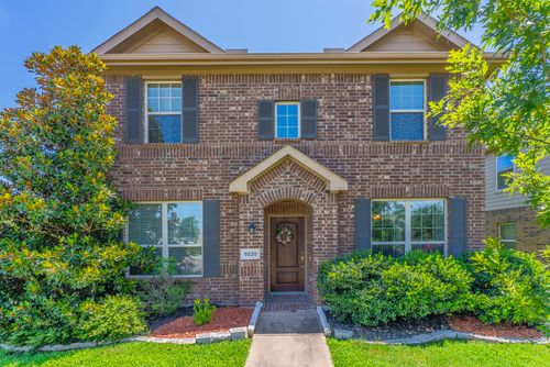 9220 Remington Dr, Aubrey, TX, 76227-1221 | Card Image
