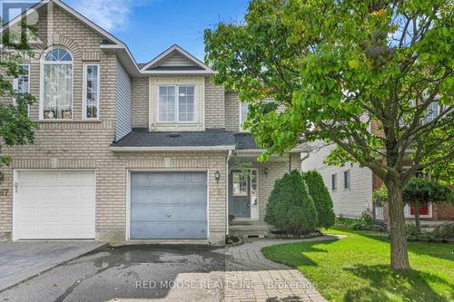 4569 Ogilvie Walk Cres, Gloucester, ON, K1J1G5 | Card Image