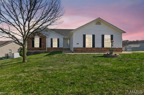 822 Mclivaine Ct, Pevely, MO, 63070-3401 | Card Image