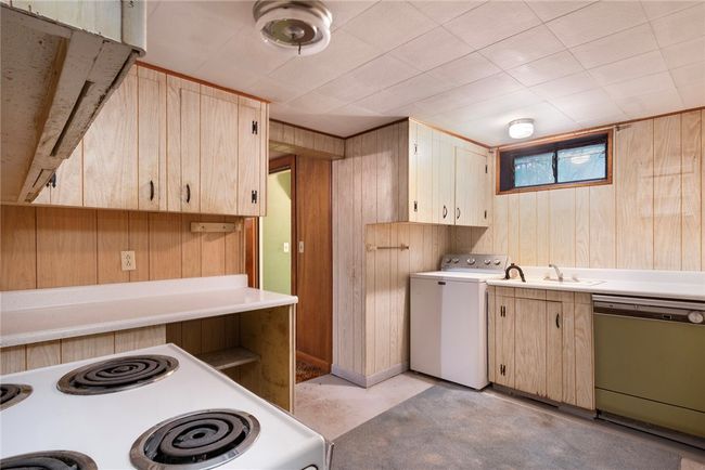 21 Parsonage Dr, House other with 3 bedrooms, 2 bathrooms and 3 parking in Warwick RI | Image 18