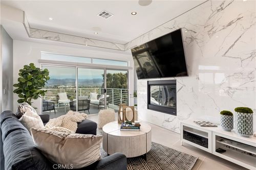 11698 Picturesque Dr, Studio City, CA, 91604-3824 | Card Image