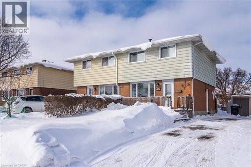 35 Roberts Cres, Kitchener, ON, N2E1A6 | Card Image