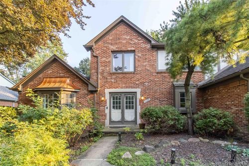 44891 Huntingcross Dr, Novi, MI, 48375-3935 | Card Image