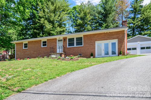 155 Chestnut Pl, Arden, NC, 28704-2902 | Card Image