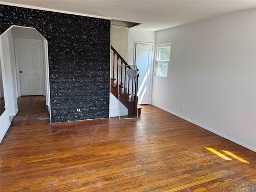 185 Alabama Ave, Hempstead, NY, 11550-7214 | Card Image
