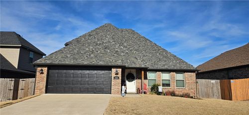 711 W Taylor, Siloam Springs, AR, 72761-3077 | Card Image