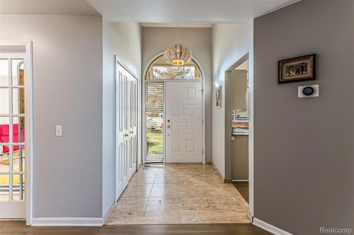 340 Saint Lawrence Blvd, Northville, MI, 48168-1558 | Card Image