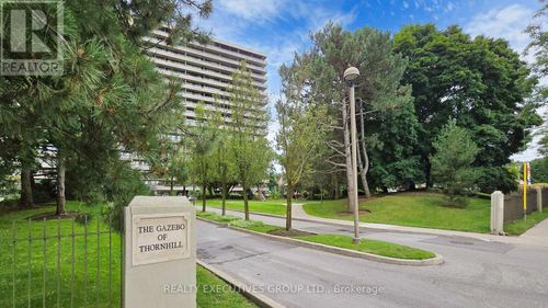 905-8111 Yonge Street, Markham (Royal Orchard), ON, L3T4V9 | Card Image