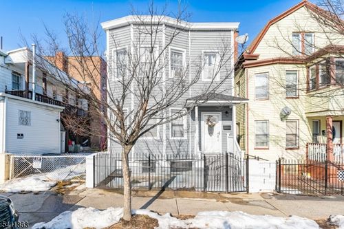 209 Taylor St, Orange, NJ, 07050-3492 | Card Image