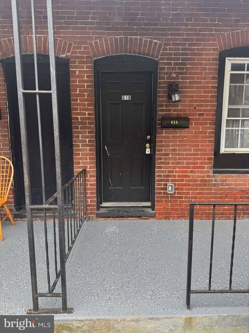 618 Coates St, COATESVILLE, PA, 19320-3321 | Card Image