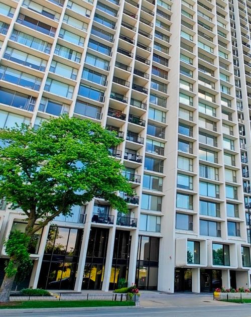 apt-502-3200 Lake Shore Dr, CHICAGO, IL, 60657-3901 | Card Image