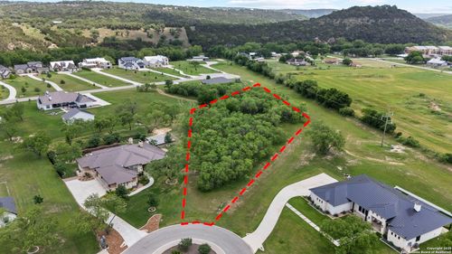 831 Wade Rd, New Braunfels, TX, 78132-2182 | Card Image