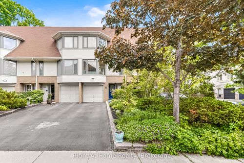 109 Brant St, Oakville, ON, L6K2Z7 | Card Image