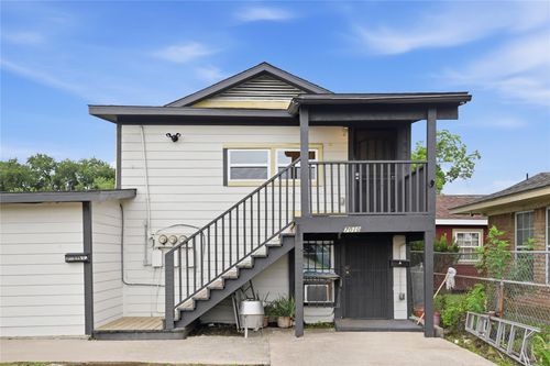 7010 Brownsville St, Houston, TX, 77020-5220 | Card Image
