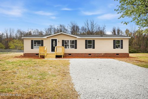 106 Bladestone Pl, Pikeville, NC, 27863-8891 | Card Image